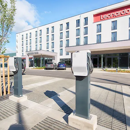 מלון Leonardo 4*