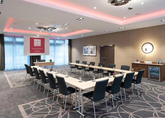 Leonardo מלון